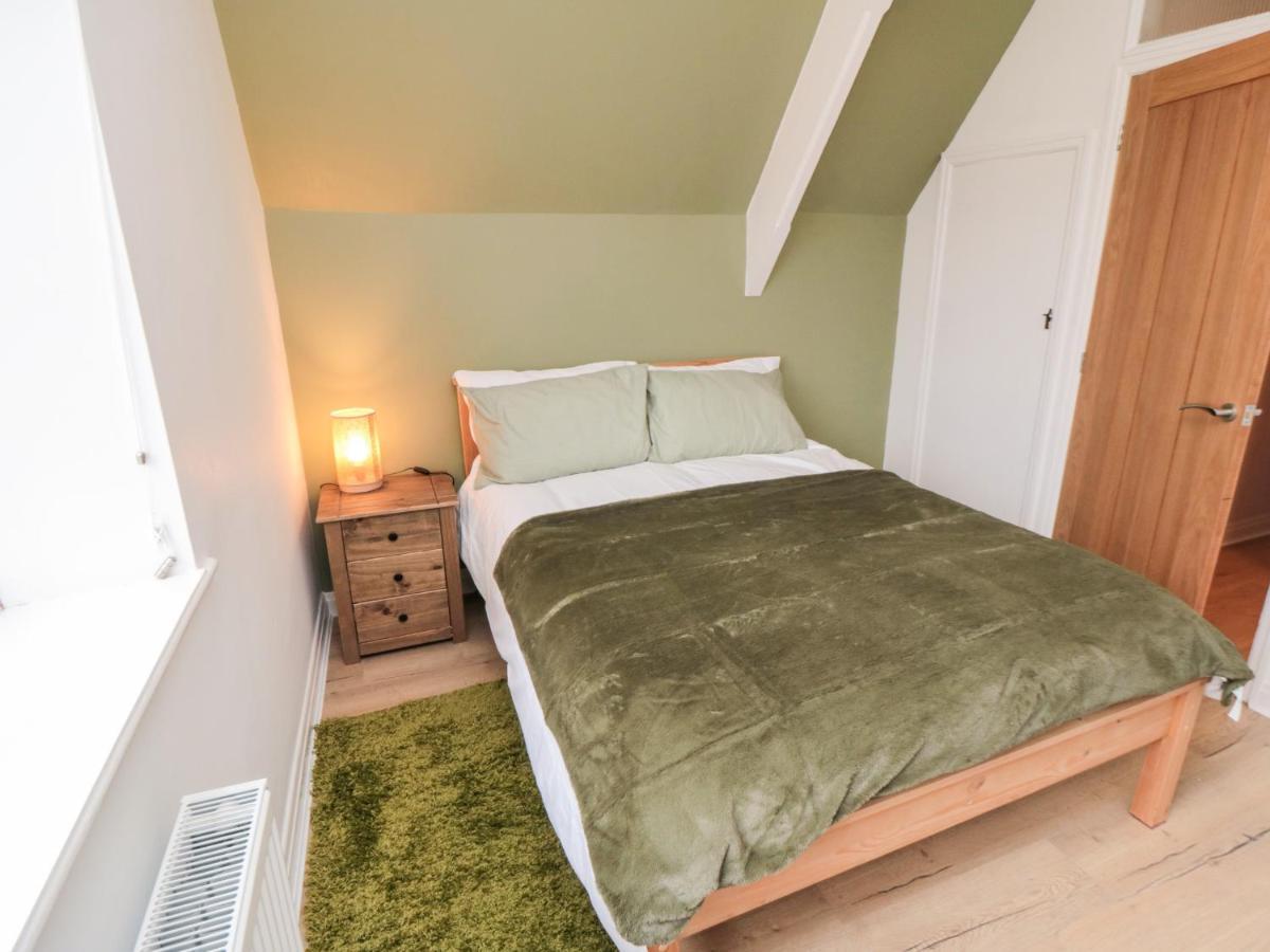 4 Maypole Green Whitby Exterior photo